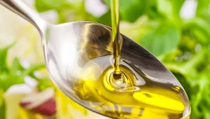 Olej z ostropestu to duży sprzymierzeniec stłuszczonej wątroby