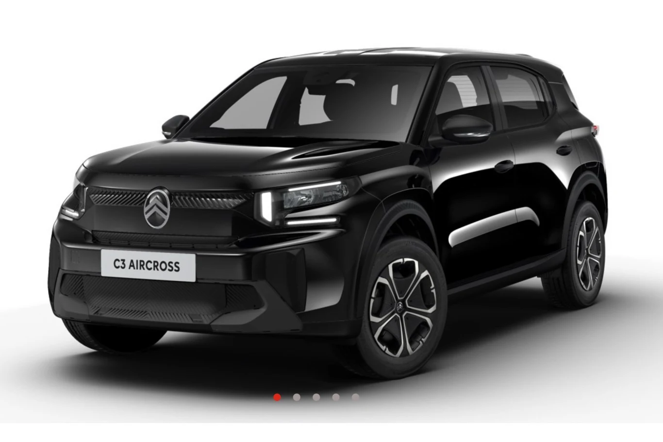 Czarny Citroën C3 Aircross o nowoczesnym, dynamicznym designie, z charakterystycznym przodem, wyrazistą atrapą chłodnicy i reflektorami LED, widoczny z perspektywy przedniego lewego narożnika na białym tle.
