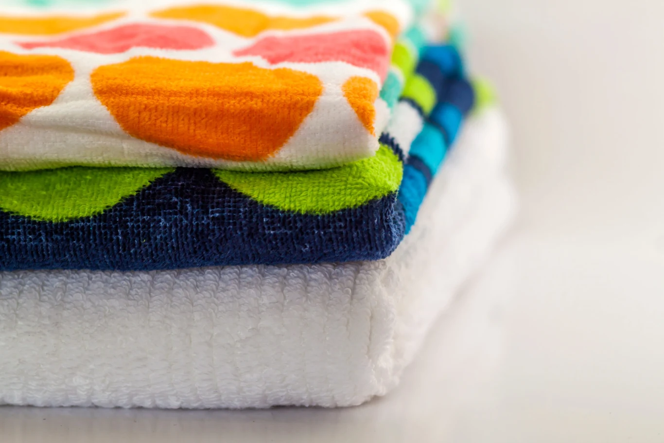 Ręczniki będą miękkie i delikatne, gdy do prania dodasz octu