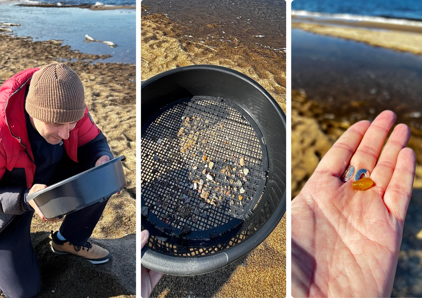 Mężczyzna w kurtce i czapce pochylony nad sitkiem przeszukuje piasek na plaży, w sitku znajdują się drobne kamyki i bursztyny, a na dłoni prezentowane są znalezione bursztyny na tle morza.