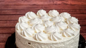 Poznaj sprawdzony przepis na prosty tort na Pierwszą Komunię Świętą 