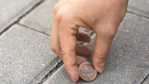 Nie podnoś tego z ulicy. Tylko przyciągniesz cudze nieszczęścia