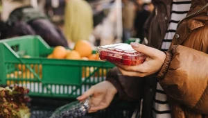 Czy owoce można jeść na kolację? Dietetyczka wyjawiła zaskakujące fakty