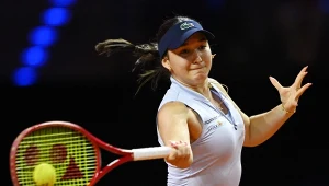 Urwała seta Świątek. Teraz zszokowała cały Stuttgart. Było już 2:6, 1:4