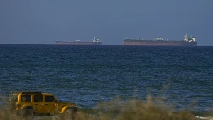 Media: Ostatniej dobry ponad 20 statków handlowych przepłynęło cieśninę Ormuz