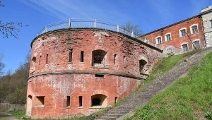 Twierdza Modlin robi wrażenie. Jeden z najdłuższych budynków w Europie