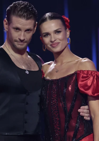 Fabijański tak zatańczył walca, że już dostaje pytania o romanse. "To część programu"