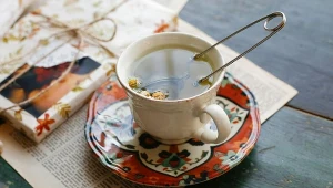 Ziołowy napar na lepszy sen na bazie melisy, rumianku i lawendy 