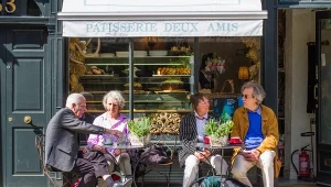 Świat bierze przykład z Francuzów. Co tydzień wykonują jeden rytuał