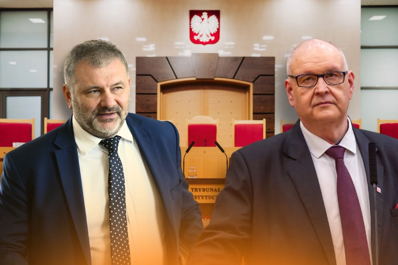 TK reaguje na słowa Waldemara Żurka dot. Bogdana Święczkowskiego/ kolaż: Magdalena Piasecka Bogdan Święczkowski i Waldemar Żurek w garniturach na tle sali Trybunału Konstytucyjnego z godłem Polski.