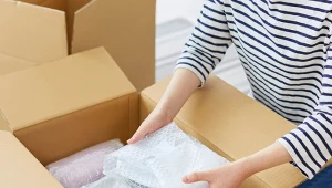 Przeprowadzka nie musi być trudna. Stosuj sprawdzone triki na pakowanie