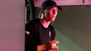 Sceny ze Świątek za kulisami tuż po wygranym meczu. Była w kompletnym szoku