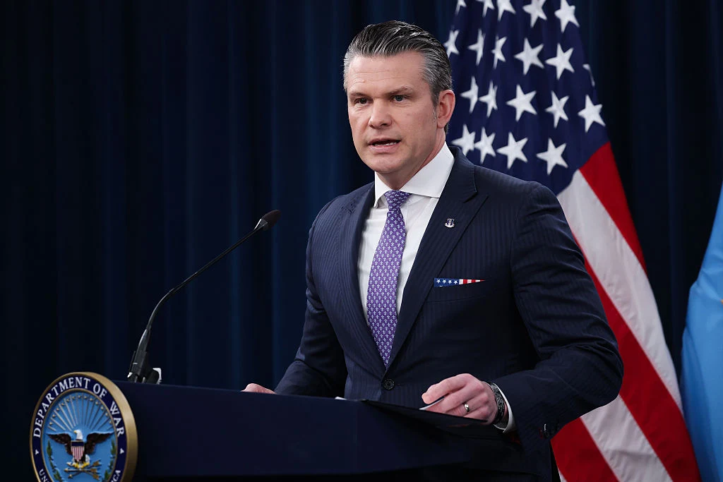 USA przeprowadziły kolejny atak na łódź przemytniczą, na zdj. Pete Hegseth Pete Hegseth