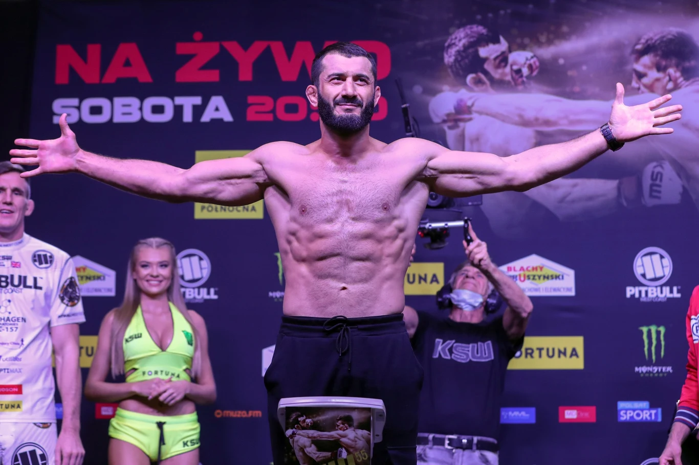 Mamed Chalidow po raz piętnasty będzie walczyć w Warszawie article cover