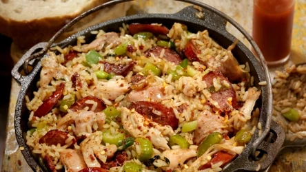 Jambalaya to danie kreolskie rodem z Luizjany. Jak ją przygotować?