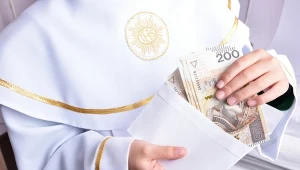 Pieniądze z komunii dziecka. Kto według prawa jest ich właścicielem?