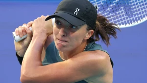 Dwóch rywali. Iga Świątek zrobiła show. W Stuttgarcie rozległy się brawa