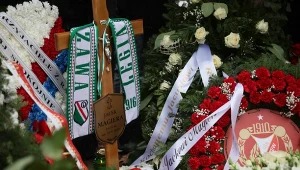 Jacek Magiera spoczął obok legendy. Pracowali razem dwie dekady