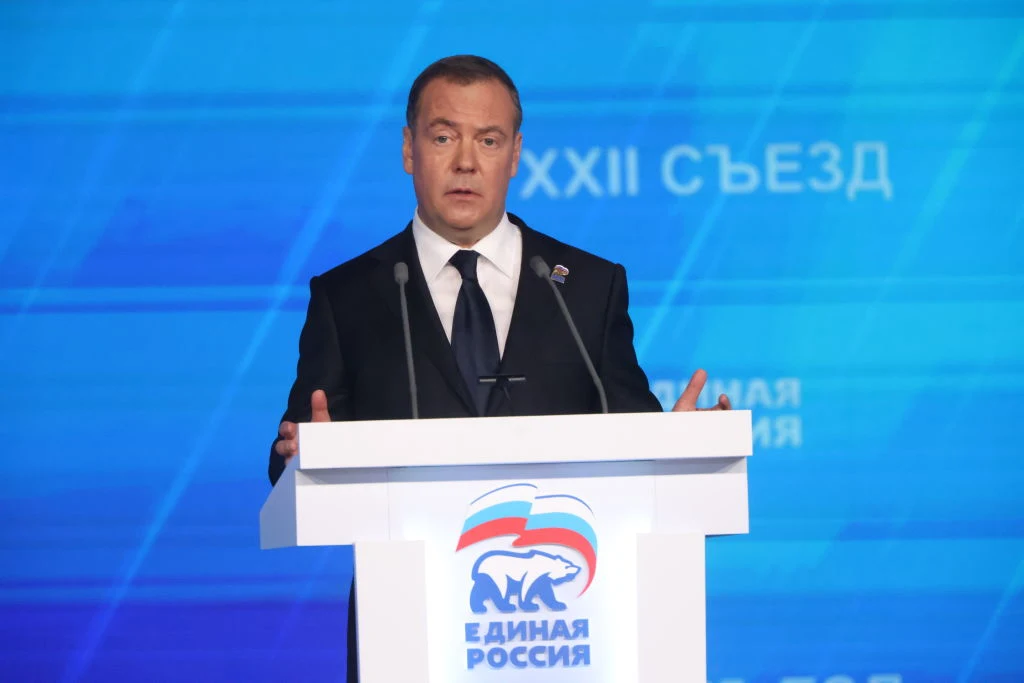 Wiceprzewodniczący rosyjskiej Rady Bezpieczeństwa Dmitrij Miedwiediew Wiceprzewodniczący Rady Bezpieczeństwa Rosji Dmitrij Miedwiediew za mównicą.
