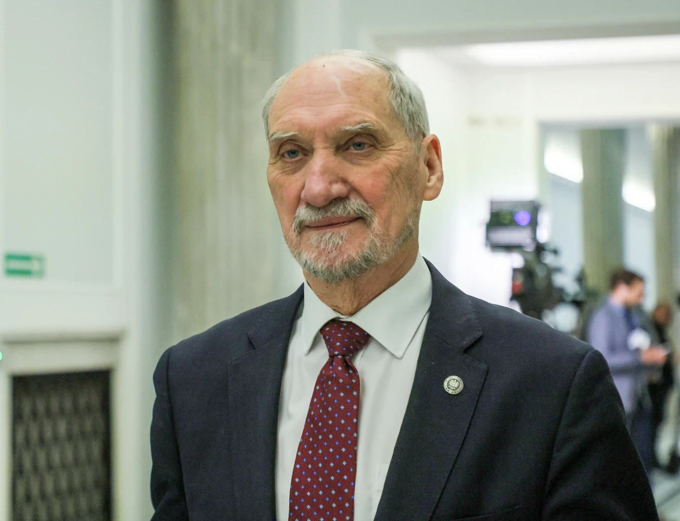 Poseł PiS Antoni Macierewicz Poseł PiS Antoni Macierewicz na sejmowym korytarzu.