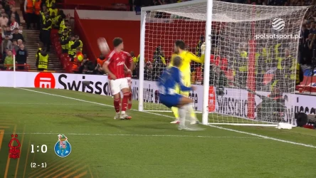 Tomasz Hajto: Czerwona kartka Jana Bednarka zbiła pomysł Fariolego na mecz. WIDEO