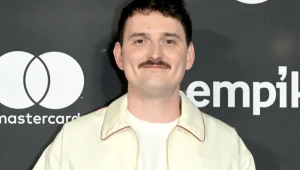 Nie pozwolił fanom zasnąć. Miał dla nich wyjątkową niespodziankę