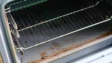 Jak wyczyścić zapuszczony piekarnika? 