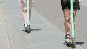 Hulajnogi elektryczne są bardziej niebezpieczne niż motocykle.