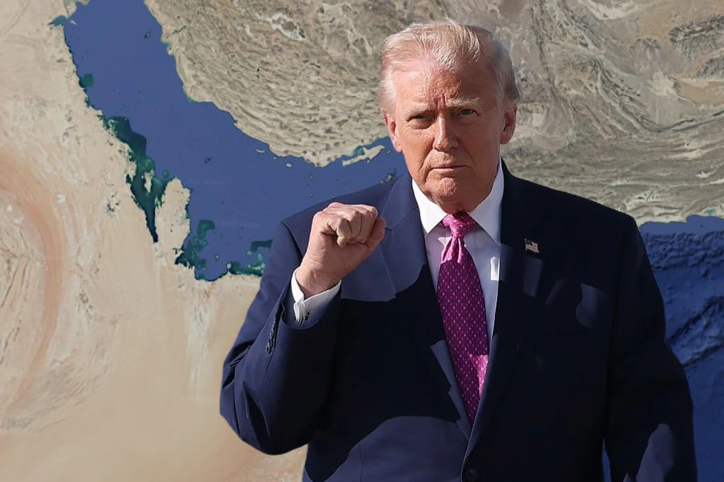 Donald Trump skomentował otwarcie cieśniny Ormuz Prezydent USA Donald Trump na tle mapy cieśniny Ormuz