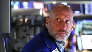 W piątek przez giełdowe parkiety przelała się fala wzrostów (w reakcji na otwracie przez Iran cieśniny Ormuz). na zdj. makler z nowojorskiej NYSE (zdj. ilustracyjne)