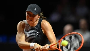 Trzeci set rozstrzygnął mecz Świątek z Andriejewą. Znamy półfinalistkę