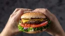 Burger nadal będzie mógł być wegański, ale sznycel czy kotlet - już nie