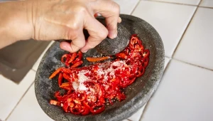 Naturalnym źródłem kapsaicyny są przede wszystkim ostre odmiany papryki chili