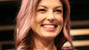 49-letnia Katarzyna Glinka ma powody do radości. Nie kryje wzruszenia