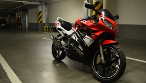 Jakie są najszybsze motocykle 125? Wśród najszybszej trójki znajduje się Honda NSR 125.