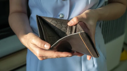 Pełnia Księżyca w roku 2026 wypada w czasie majówki. Warto pamiętać o dawnych przesądach i wykorzystać szansę na przyciągnięcie do życia gotówki. Sprawdź, jak to zrobić.