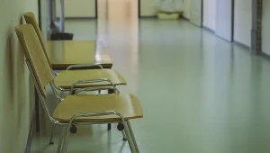 Meningokoki w Kielcach. Osoby uczestniczące w turnieju darta proszone są o zgłoszenie się do lekarzy