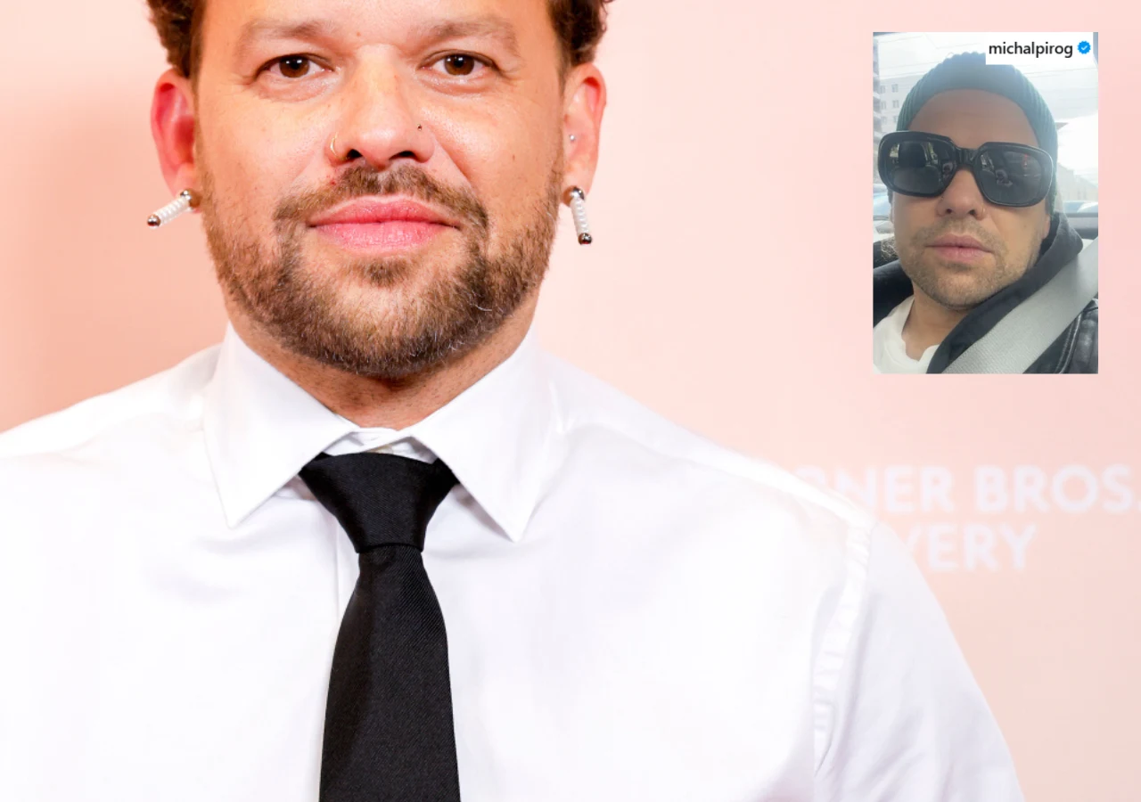 Mężczyzna w białej koszuli i czarnym krawacie z widocznymi kolczykami w uszach stoi na jednolitym tle; w prawym górnym rogu umieszczone jest mniejsze zdjęcie osoby w ciemnych okularach i czapce, siedzącej w aucie.