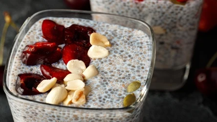 Z nasion chia można przygotować pyszny i pełen wartości odżywczych pudding