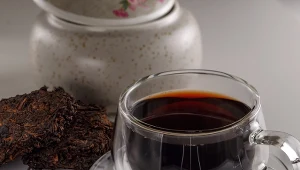 Czerwona herbata pu-erh ma wiele właściwości wspierających zdrowie 