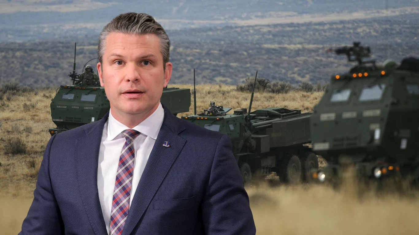 Stany Zjednoczone wstrzymują dostawy broni do Estonii (zdj. ilustracyjne) Pete Hegseth, w tle pojazdy wojskowe