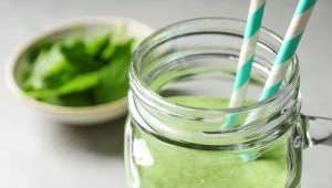 Szczaw możesz dodać także do zielonego smoothie