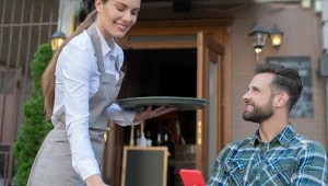 Jak uniknąć faux pas w restauracji?