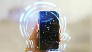 Algorytm i mikrofon w tle. Czy telefon nas podsłuchuje?