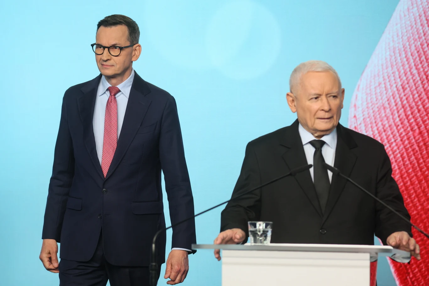 Polacy odpowiedzieli, czy poparliby partię Mateusza Morawieckiego Prezes PiS Jarosław Kaczyński i były premier Mateusz Morawiecki