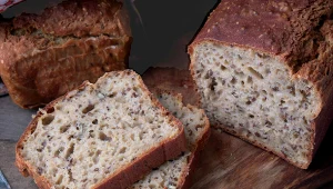 Pyszny chleb do zrobienia w domu. Bez pszenicy, bez zakwasu, wystarczy wymieszać składniki