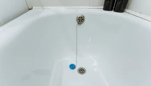 Przed kąpielą włóż to do wanny. Szczęście w miłości masz jak w banku