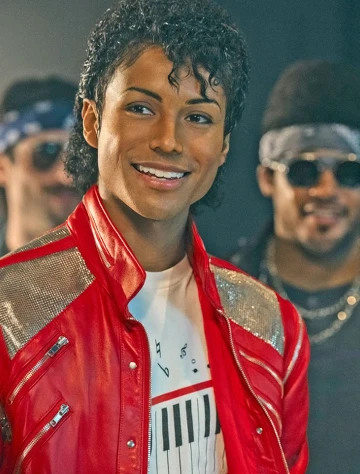 Jaafar Jackson w scenie z filmu "Michael"