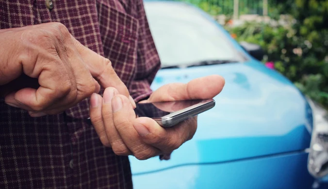 Oszuści oferują zwrot podatków i domagają się opłat do ZUS. Chcą zdobyć m.in. numery kart płatniczych - informuje NASK