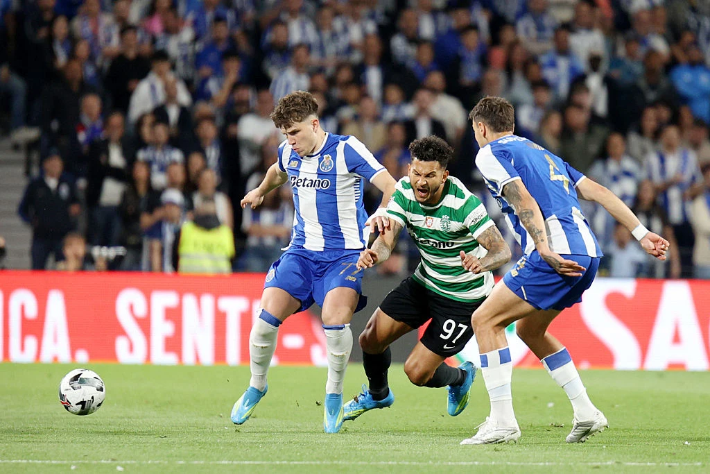 FC Porto - Sporting Lizbona w walce o finał Pucharu Portugalii Oskar Pietuszewski walczył z Porto o awans do finału
